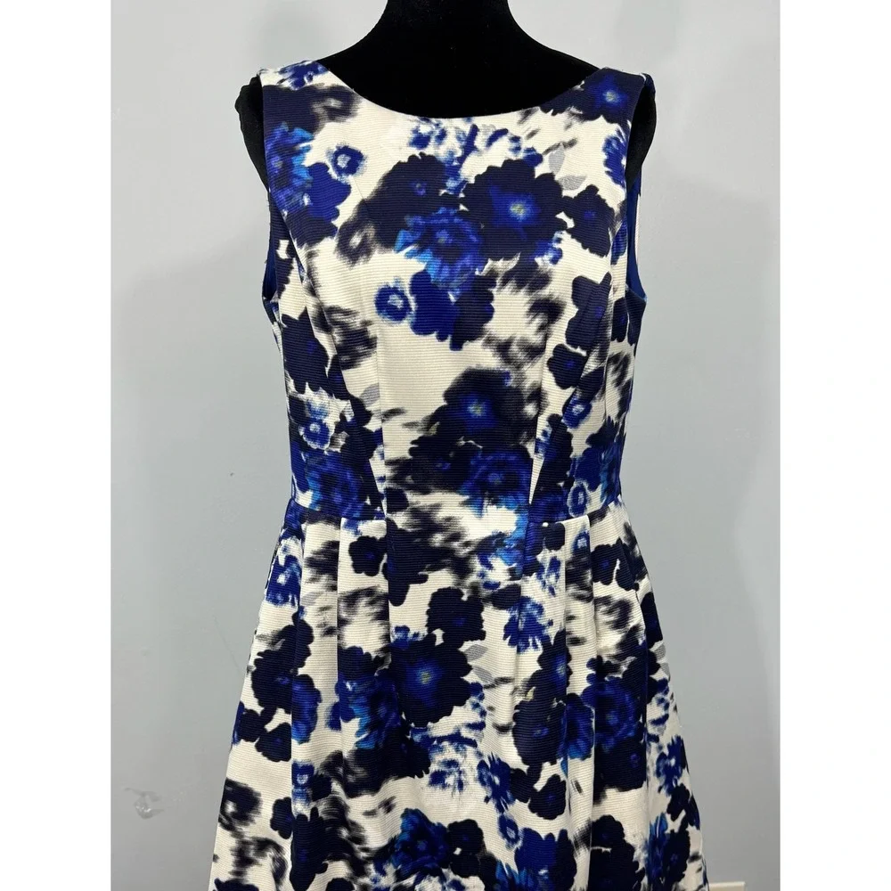 Vince Camuto Floral Fit and Flare Dress Womens Size 8 Blue White Sleeveless